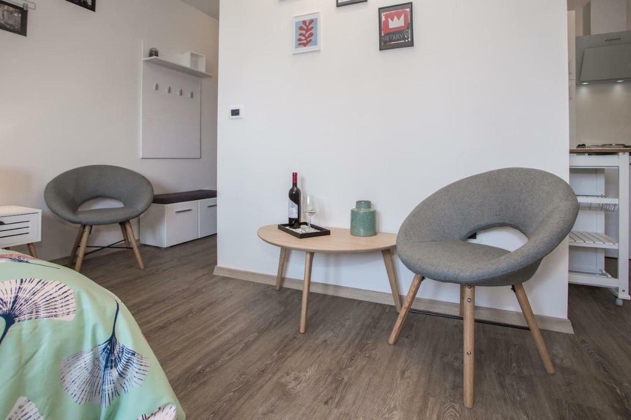 Caprice Studio Apartment Πόρετς Εξωτερικό φωτογραφία