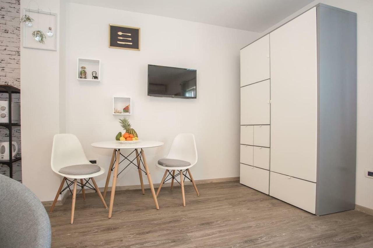 Caprice Studio Apartment Πόρετς Εξωτερικό φωτογραφία